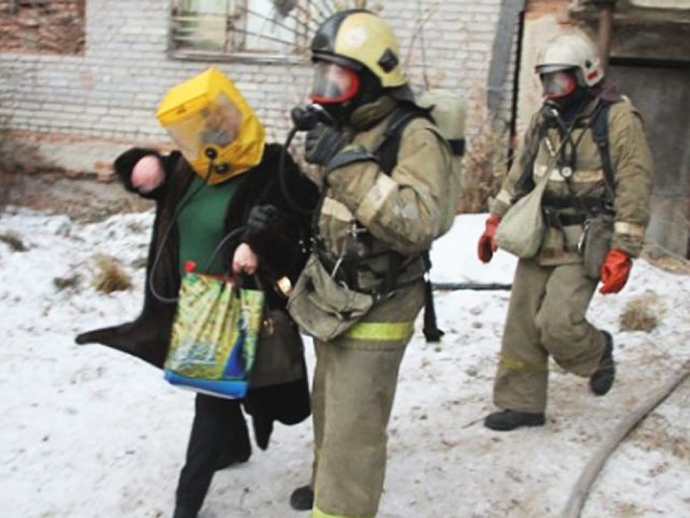 Из горящего многоквартирника в Екатеринбурге эвакуировали 150 человек