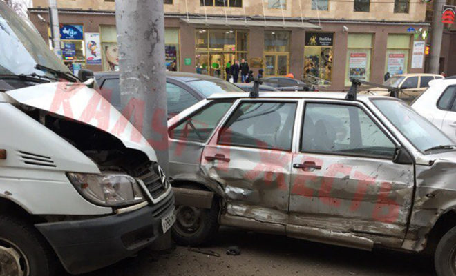 На Кирова в ДТП попали 4 машины
