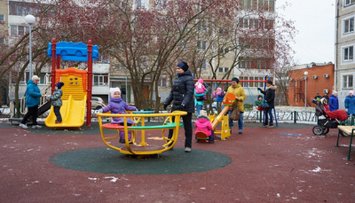 Под контролем жителей в Обнинске появились новые детская и спортивная площадки