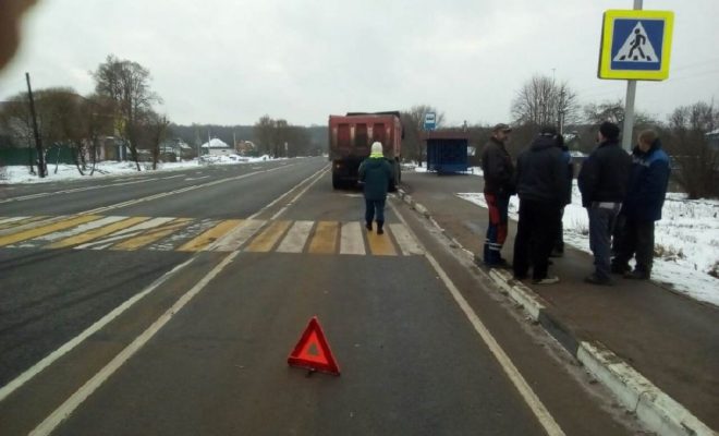 Грузовой “Ивеко” сбил пешехода в Жуковском районе