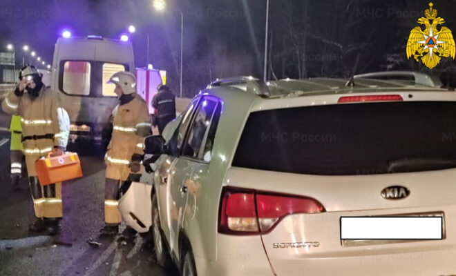 В Дзержинском районе при столкновении «Мерседеса» и «КИА» пострадала женщина