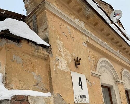 В Калуге жителям дома-памятника, в котором рухнула стена, предоставили жильё