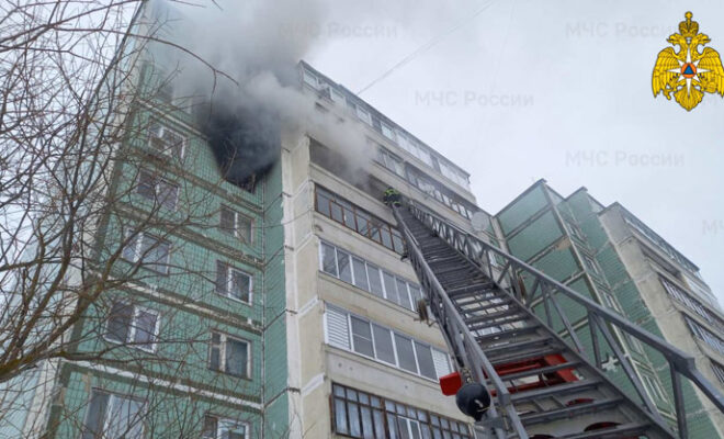 В Кремёнках загорелась квартира в многоэтажке
